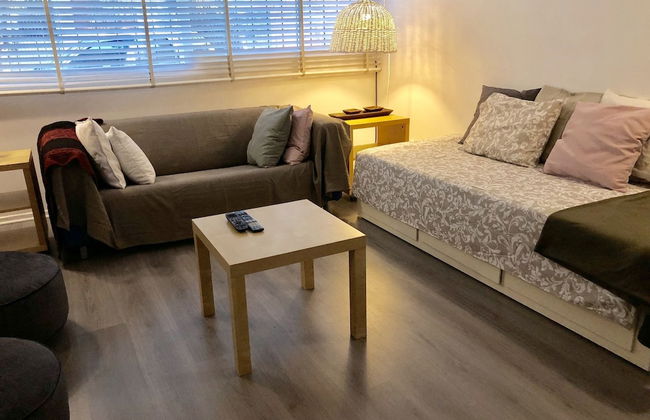 Warm comfortable house great location - Photo 1