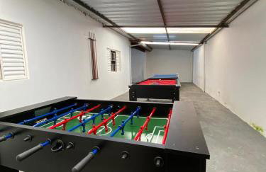 Casa Ampla com Piscina, Churrasqueira, Bilhar, Pebolim, Ping-Pong - Foto 1