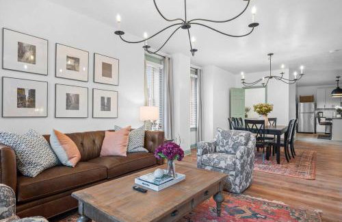 NEW! High-end Manchester Home w/ a hot tub - Foto 12