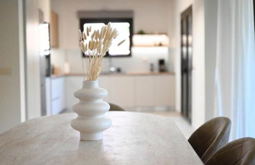 Unick Avra Luxury Living - Photo 4