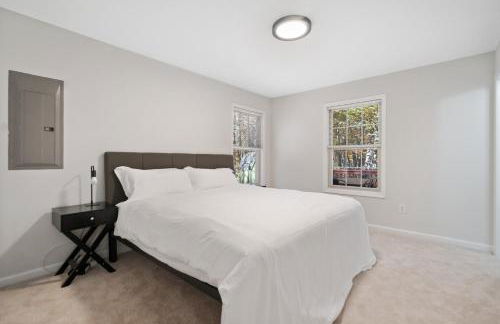 Emerald Cabin W/Hot tub, Firepit, Lake, Skiing - Foto 13