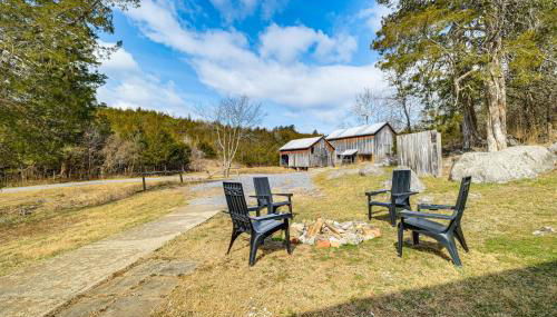 3 and Picturesque Acres! Historic Lexington Farmhouse - Foto 2
