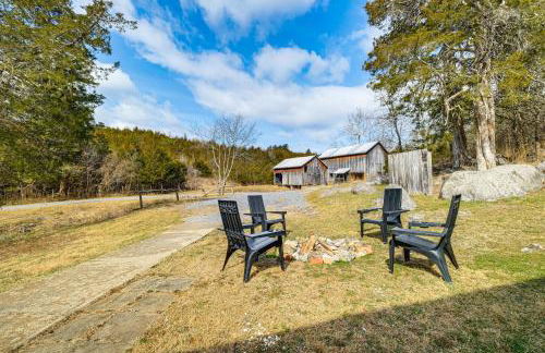 3 and Picturesque Acres! Historic Lexington Farmhouse - Foto 2