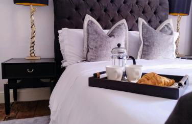 The Old Post Office Spacious 3-Bed Cottage in North Perrott - Photo 3