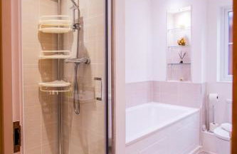 Charming 1BR House in Eccles with Free Parking - Foto 35