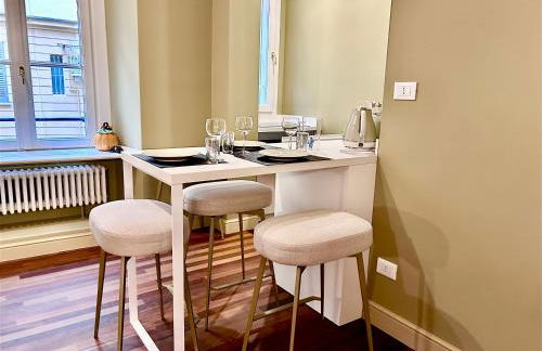 Elegant historic residence on a tree-lined avenue near Cadorna Station - Photo 10