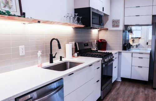 Downtown Retreat - 2BR Oasis - Foto 29