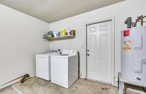 Patio and Hot Tub Home 6 Mi to Downtown Brownsville - Foto 21