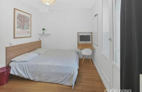 Spacious one-bedroom apartment just 1 minute walk from Montparnasse train - Foto 6
