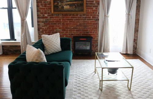 The Luxe Building- 2 Bedroom Apartment in Metropolis - Photo 8