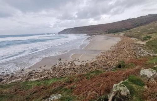 The Flower House - Photo 14