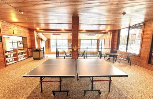 Cozy Townhome at Lutsen Mtn - Ski-in, Ski-out, Pool, Hot Tub, Fitness Center, resort amenities galore! - Foto 39