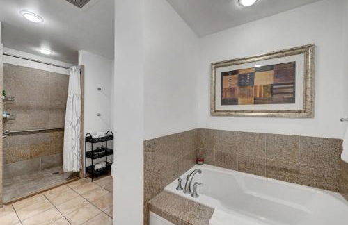 Royal Oasis Suite at Platinum Hotel-Strip Views - Foto 28