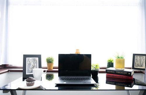 Stylish 4BR House, Sleeps 7, High-Speed Wi-Fi, Long Stay Friendly - Foto 53