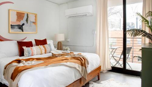 *NEW* The Audrey ~ Downtown | Rooftop Skyline View - Foto 4, Other