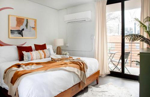 *NEW* The Audrey ~ Downtown | Rooftop Skyline View - Foto 4