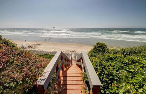 Oceanfront Arch Cape Home with Hot Tub - Foto 6