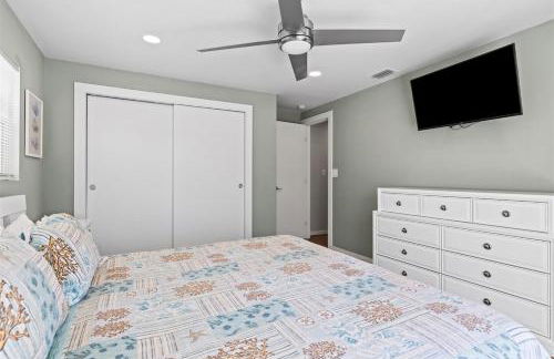 Sea Glass Dreams - Waterfront Pool Home, Mini Golf, Game Room, 110' Dock - Foto 20