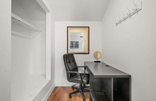 Fun Family Retreat Games, Massage Chair & Yard - Foto 22