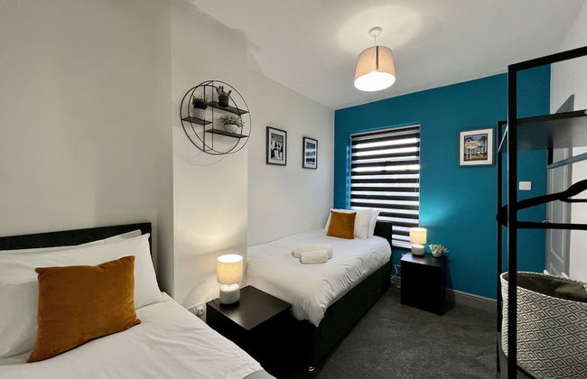 Bramhall House - Photo 4