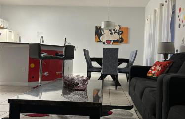 Lakefront Retreat 4BR-3BA Pool Home Near Disney - Foto 1