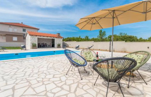 4 Bedroom Cozy Home In Donja Jagodnja - Foto 11