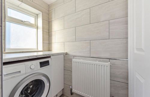 High Tide, East Wittering - Photo 17