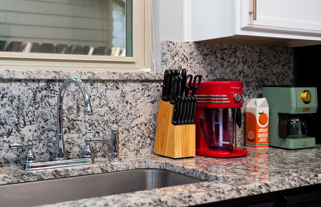 70s House Fun 6 Bedroom Pool Game Room - Foto 21