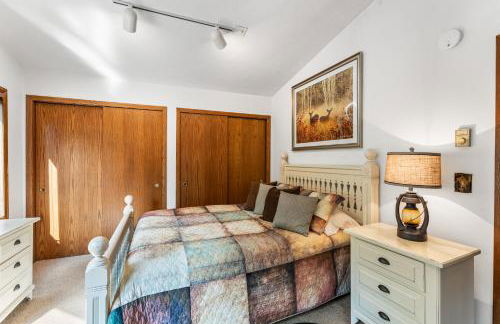 Lily Bay Lodge by Simple Life Rentals - Photo 41