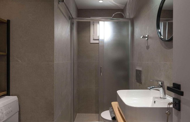 Parikia's Urban Oasis - Photo 26