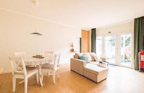 Cozy home with jacuzzi - near the airport - Photo 11