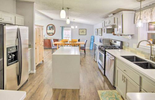 Waterfront Michigan Center Home w/ Boat Dock! - Foto 8