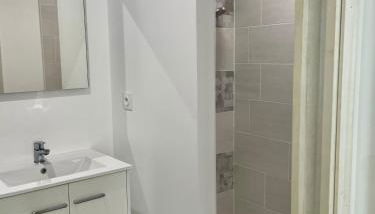 T2 rénové avec terrasse au cœur des Cévennes - Foto 5