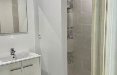 T2 rénové avec terrasse au cœur des Cévennes - Foto 5