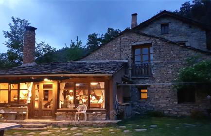 La Pegatera Masia rodeada de bosque ideal para desconectar - Photo 4