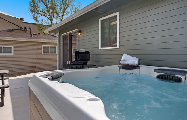 Spirit of the Rockies - Private Backyard & Hot Tub - Foto 15