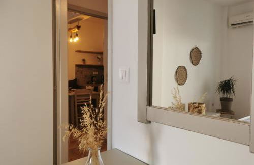 Helen's Minimal Studios & Apartments - Photo 6