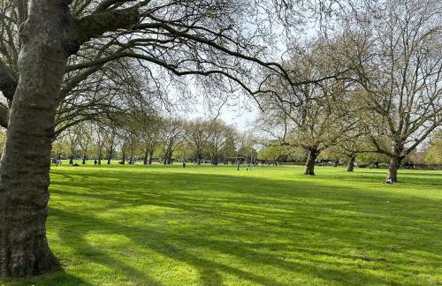 Stylish 2 Bed Bungalow in East Ham, Close to Excel - Foto 25