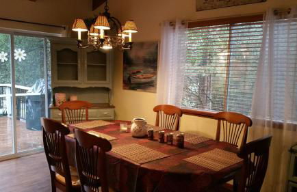 Lovely Mountain Lake Chalet by Yosemite: Equipped! - Foto 10