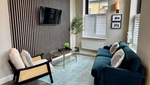 Central 2-Bed Apartment with Balcony & Parking - Foto 4