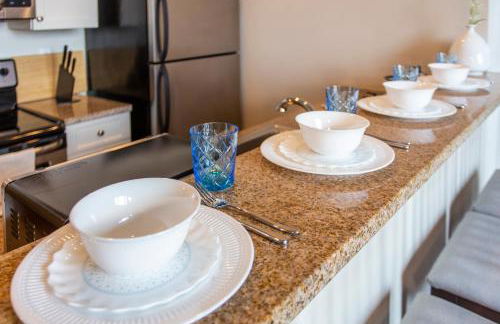 Sleeps 4! 2BR, Gym, Paid Parking, Close to Major Attractions - Foto 21