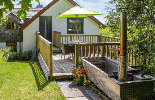 Little Fursdon Apartment - Photo 1