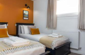 The Stylish 3-Bedroom Maisonette Retreat - Photo 9