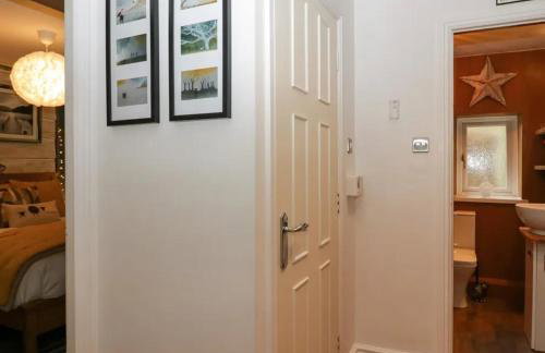 Tranquil Lake District Village Apartment - Foto 15