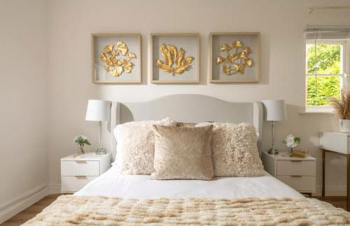 Primrose Luxury Cottage with Private Hot tub - Photo 11