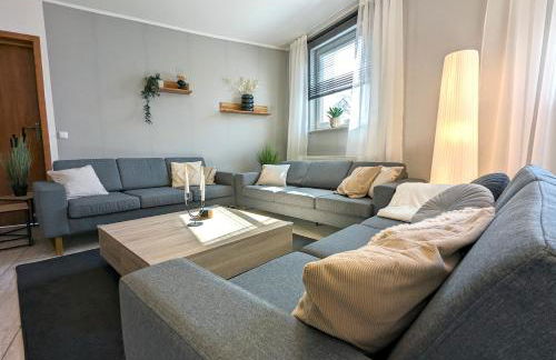 BesTime - 5 Schlafzimmer, Wohnzimmer, Küche, Waschtrockner, Terrasse, Smart-TVs, Netflix, Tischfußball - Foto 7