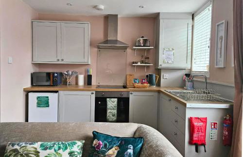 The Ferns - Modern Apartment With Parking & Shared Garden - Foto 6