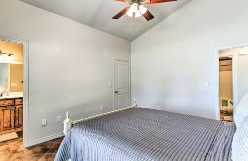 Charming Burnet Cottage with Lake View and Porch! - Foto 14