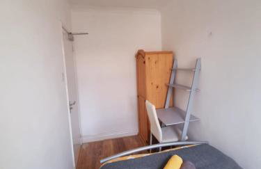 Spacious 4-Bedroom Home - Foto 13