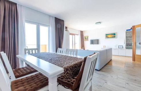 Gorgeous Home In Mravince With Sauna - Photo 3